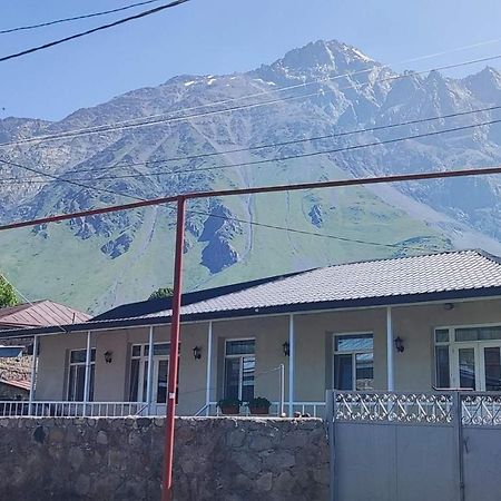 Guest House Lela Rezo Казбеги Екстериор снимка