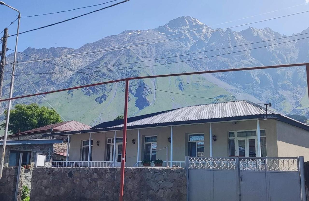 Guest House Lela Rezo Казбеги Екстериор снимка